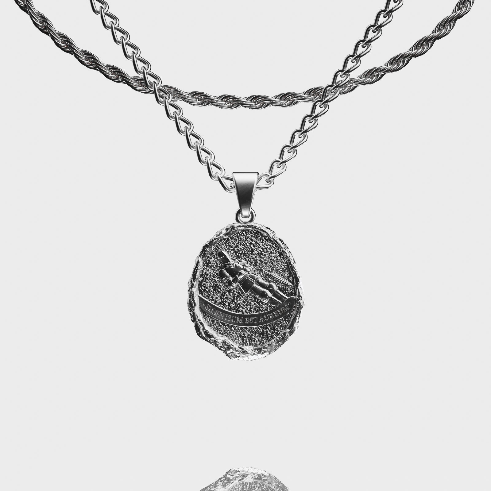 KNIGHT'S PEACE PENDANT - SILVER